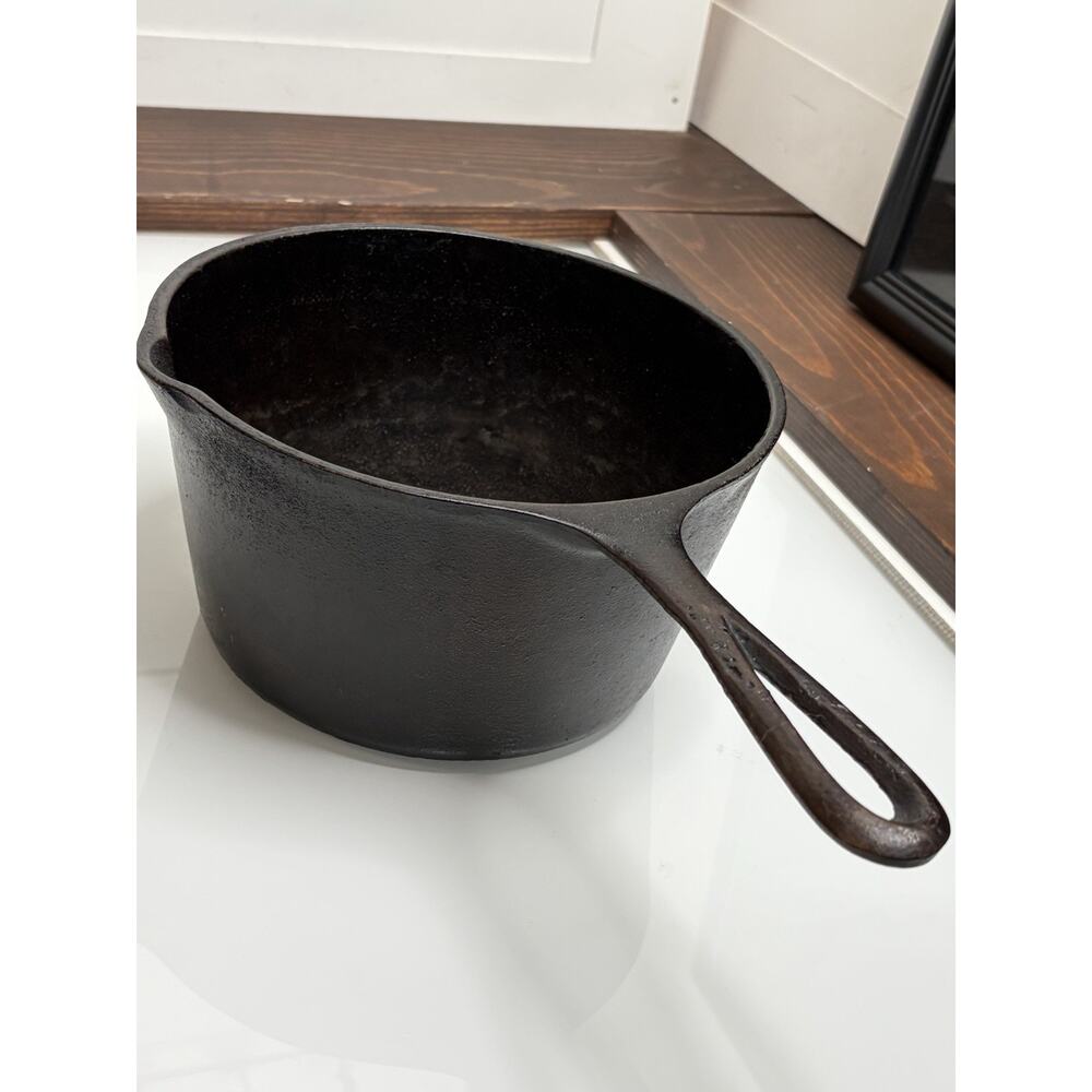 Vintage Unmarked Cast Iron 2 Qt Deep Skillet Saucepan 8in Pour Spout